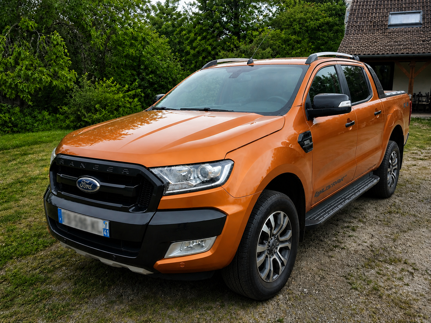 Ford Ranger Wildtrak orange propre et brillant après lavage complet à domicile par NB Clean Auto